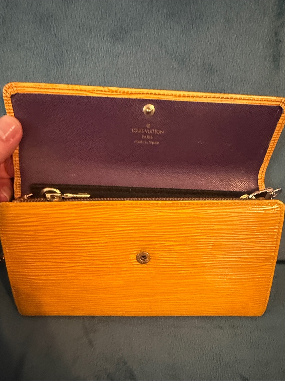 Louis Vuitton Gold Epi Leather Chain Shoulder Bag With Purple COA INCLUDED LSU!! - Picture 3 of 8